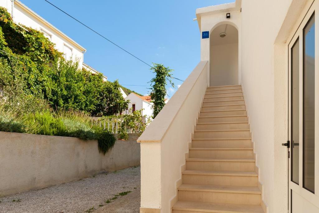 Apartmani Mara Bol Exteriör bild