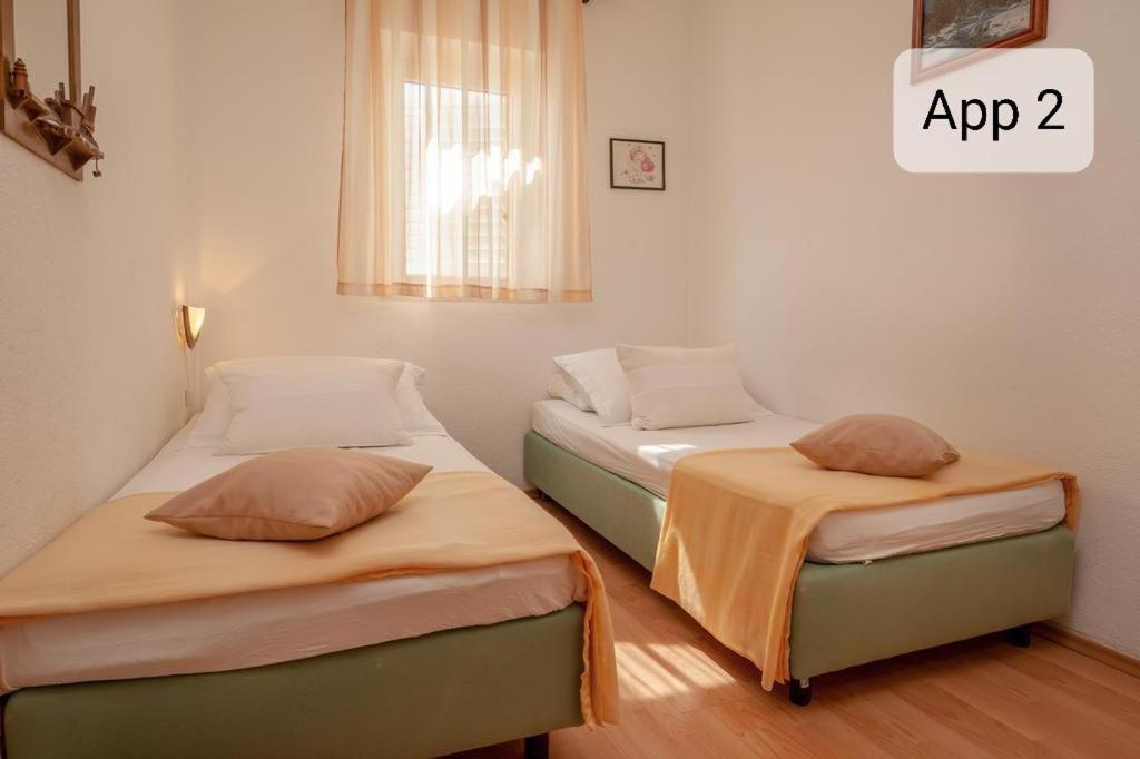 Apartmani Mara Bol Exteriör bild
